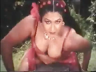 ಒಂದು ಮರಿಯನ್ನು ವೀರ್ಯದಿಂದ ಮುಚ್ಚಲಾಗುತ್ತದೆ