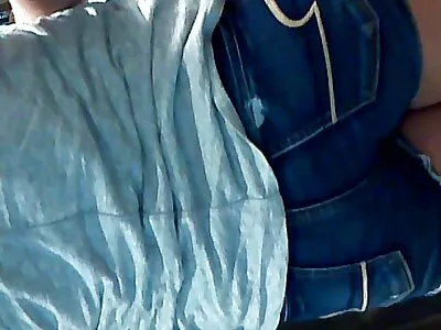 ಶ್ಯಾಮಲೆ ನುಸುಳುತ್ತಿದೆ